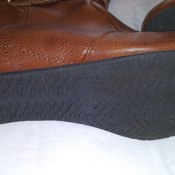 Boots - Picture 5 of 5